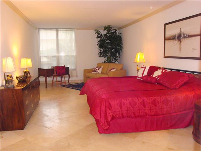 1000 Spanish River Road, Unit 2D Boca Raton, FL 33432 - Photo 8 of 25 Additional Photo