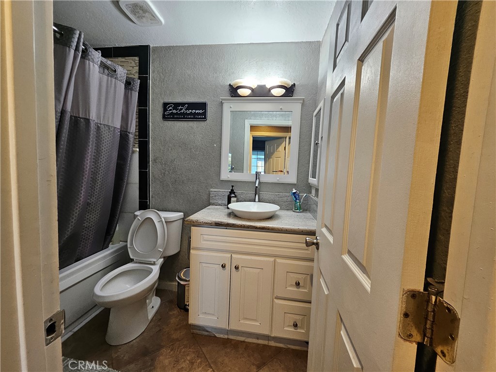 7907 Standish Avenue Riverside, CA 92509 - Photo 22 of 44 BATHROOM 1