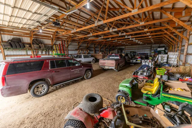 $899,900 | 898 60th Avenue, Beaver Creek, MN 56116