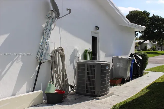 $320,000 | 231 Leisure Boulevard, Pompano Beach, FL 33064