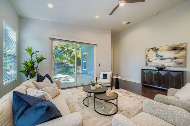 $3,650 | 405 West Croslin Street, Austin, TX 78752