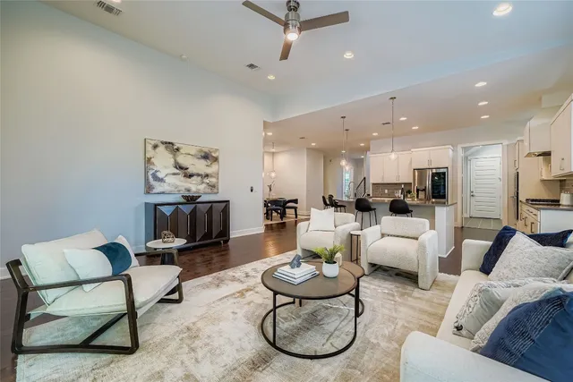 $3,650 | 405 West Croslin Street, Austin, TX 78752