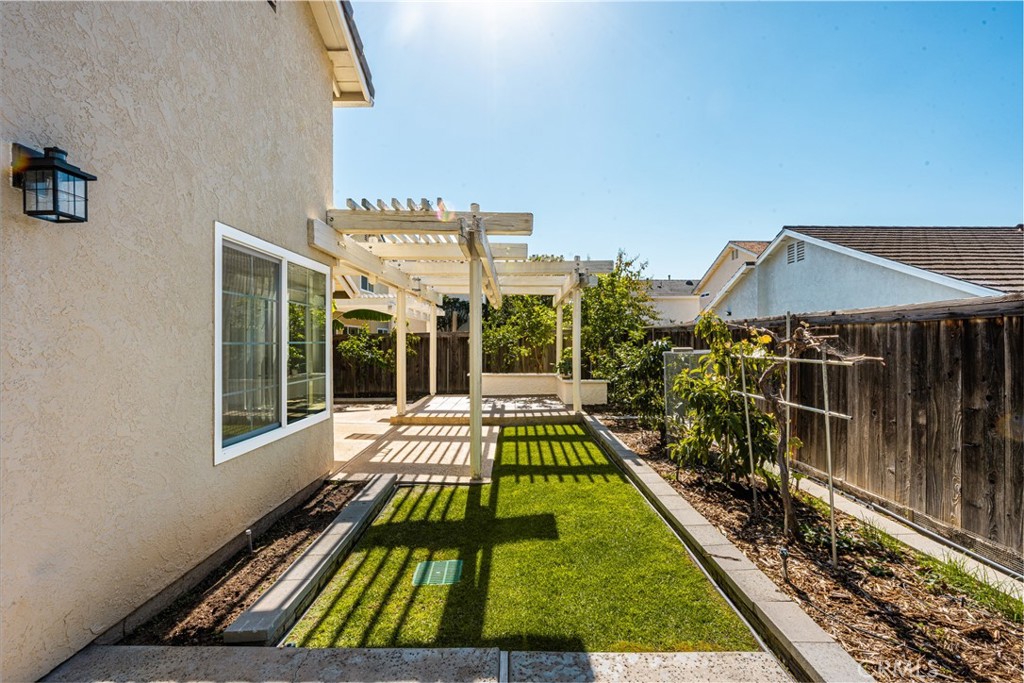 6 Whitecloud Irvine, CA 92614 - Photo 32 of 45 a view of swimming pool with seating area