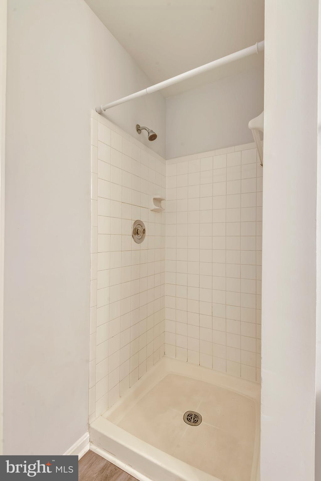 2229 Lovedale Lane, Unit 305B I Reston, VA 20191 - Photo 21 of 51 Hall Bath