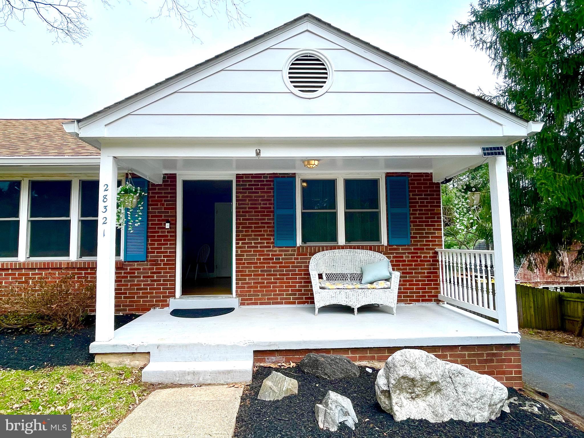 28321 Kemptown Road Damascus, MD 20872 - Photo 2 of 57 a front view of a house with a large window