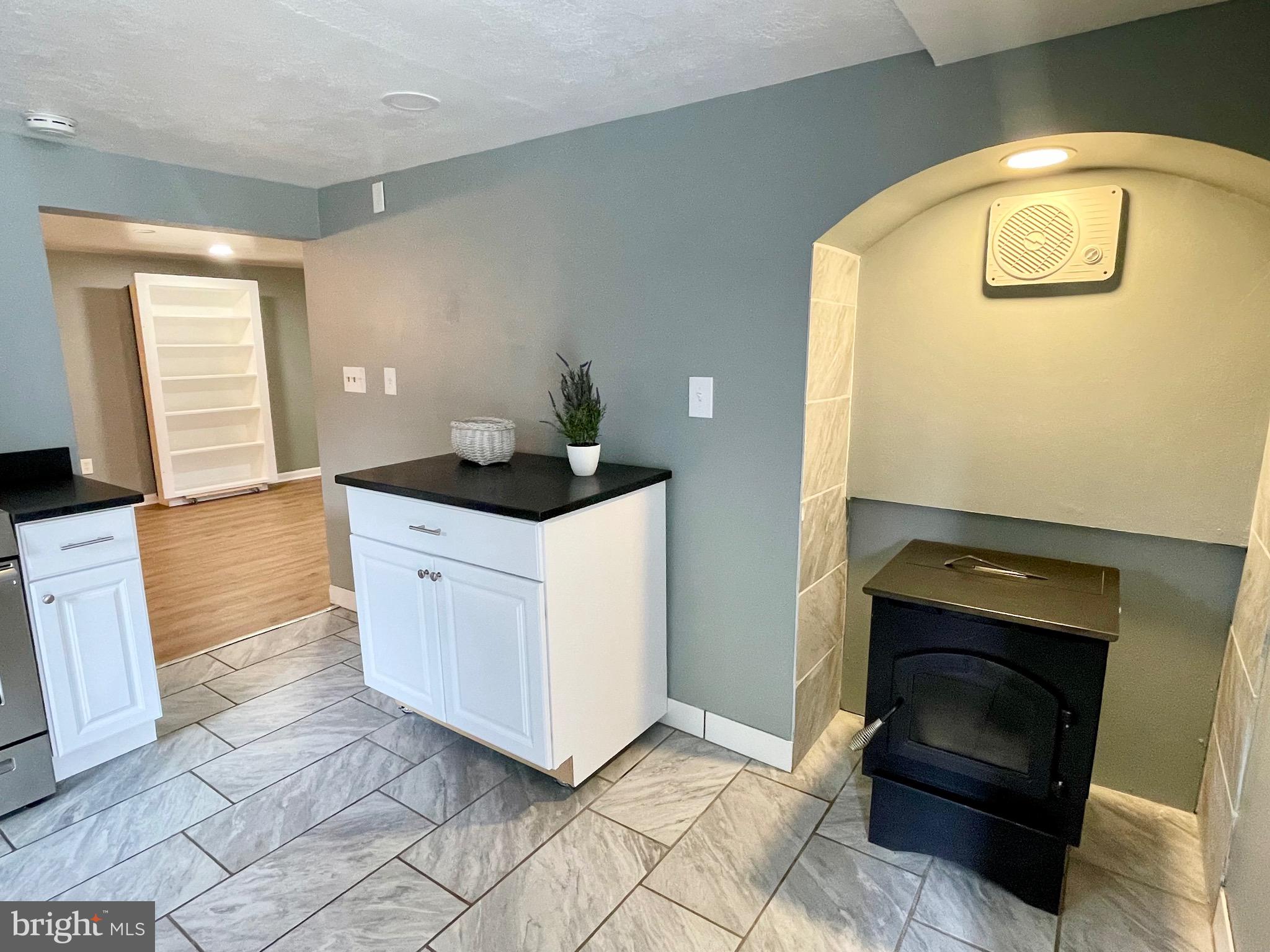 28321 Kemptown Road Damascus, MD 20872 - Photo 21 of 57 a hallway with washer and dryer