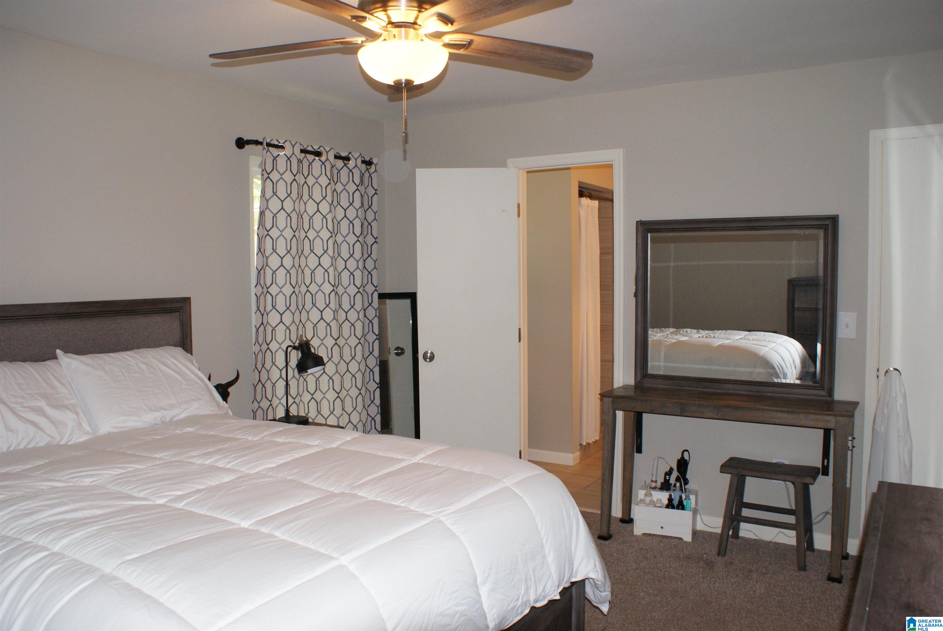 1808 King Charles Court Alabaster, AL 35007 - Photo 3 of 13