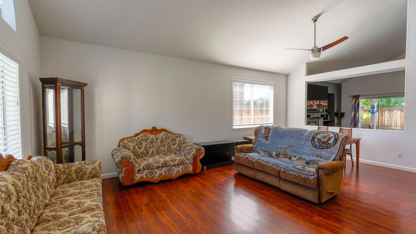 2671 Valley View Road Hollister, CA 95023 - Photo 2 of 16 Gallery Image 2
