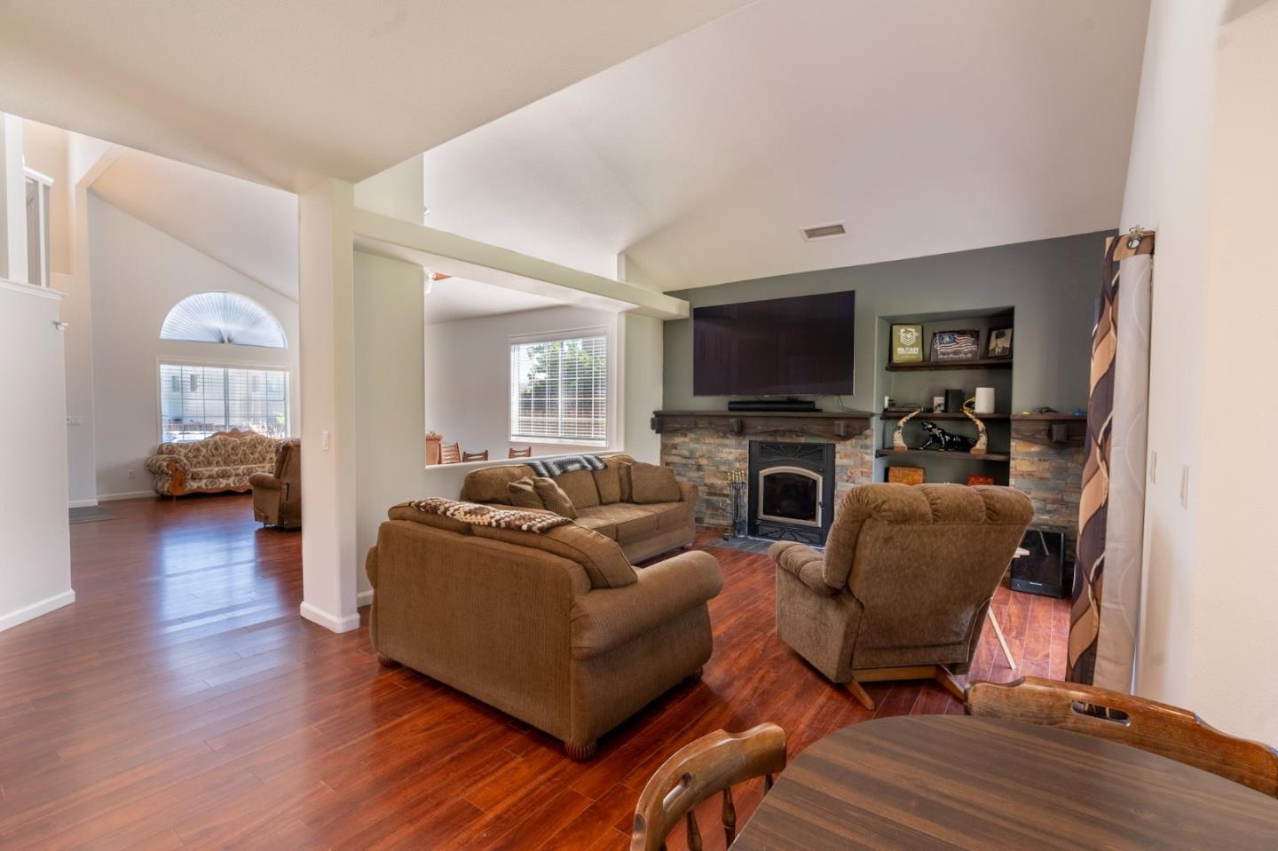 2671 Valley View Road Hollister, CA 95023 - Photo 3 of 16 Gallery Image 3