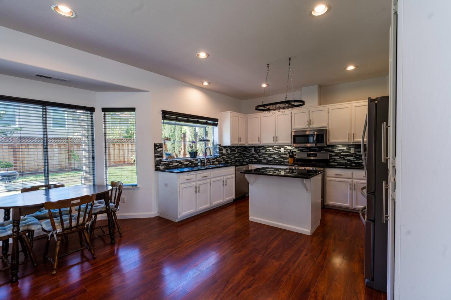 2671 Valley View Road Hollister, CA 95023 - Photo 4 of 16 Gallery Image 4