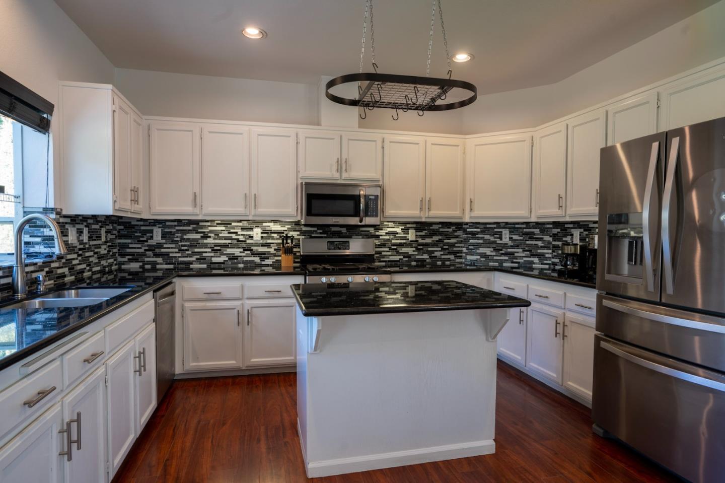 2671 Valley View Road Hollister, CA 95023 - Photo 5 of 16 Gallery Image 5