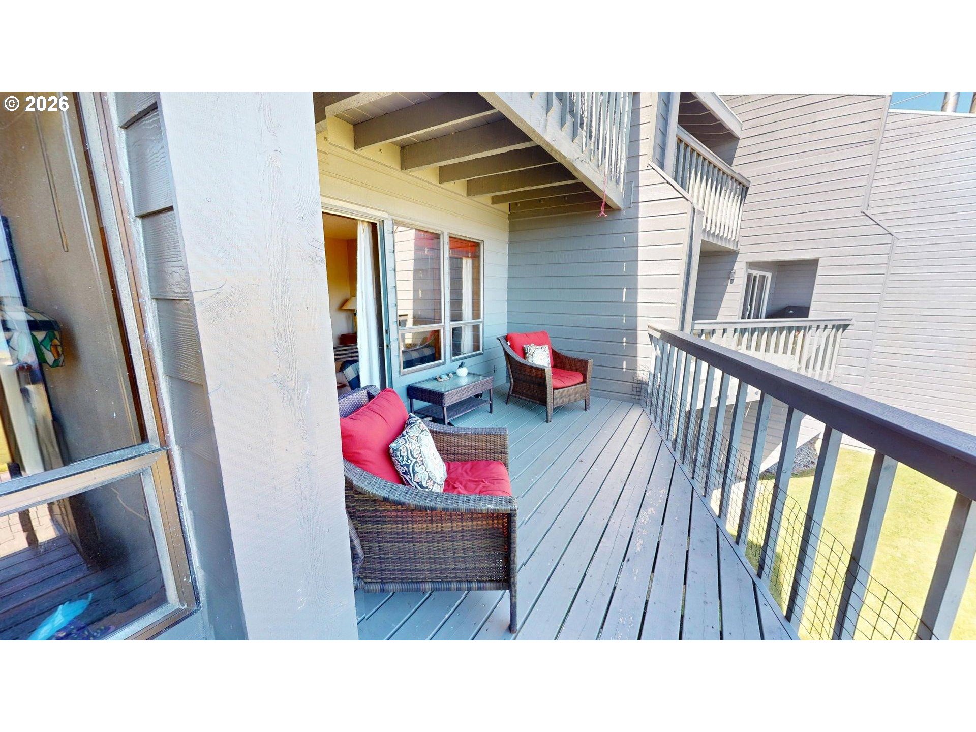 94304 Wedderburn Loop, Unit 414 Gold Beach, OR 97444 - Photo 11 of 19 Deck