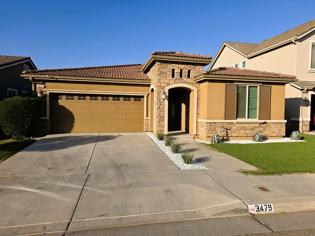 $2,495 | 3479 Sussex Avenue, Clovis, CA 93619