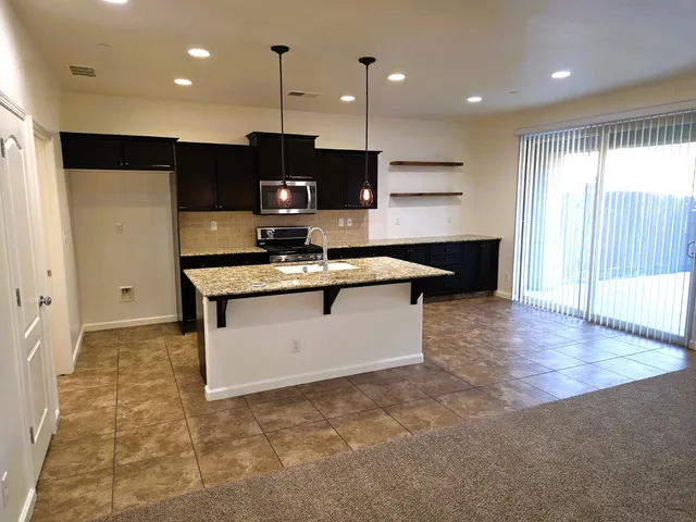 $2,495 | 3479 Sussex Avenue, Clovis, CA 93619