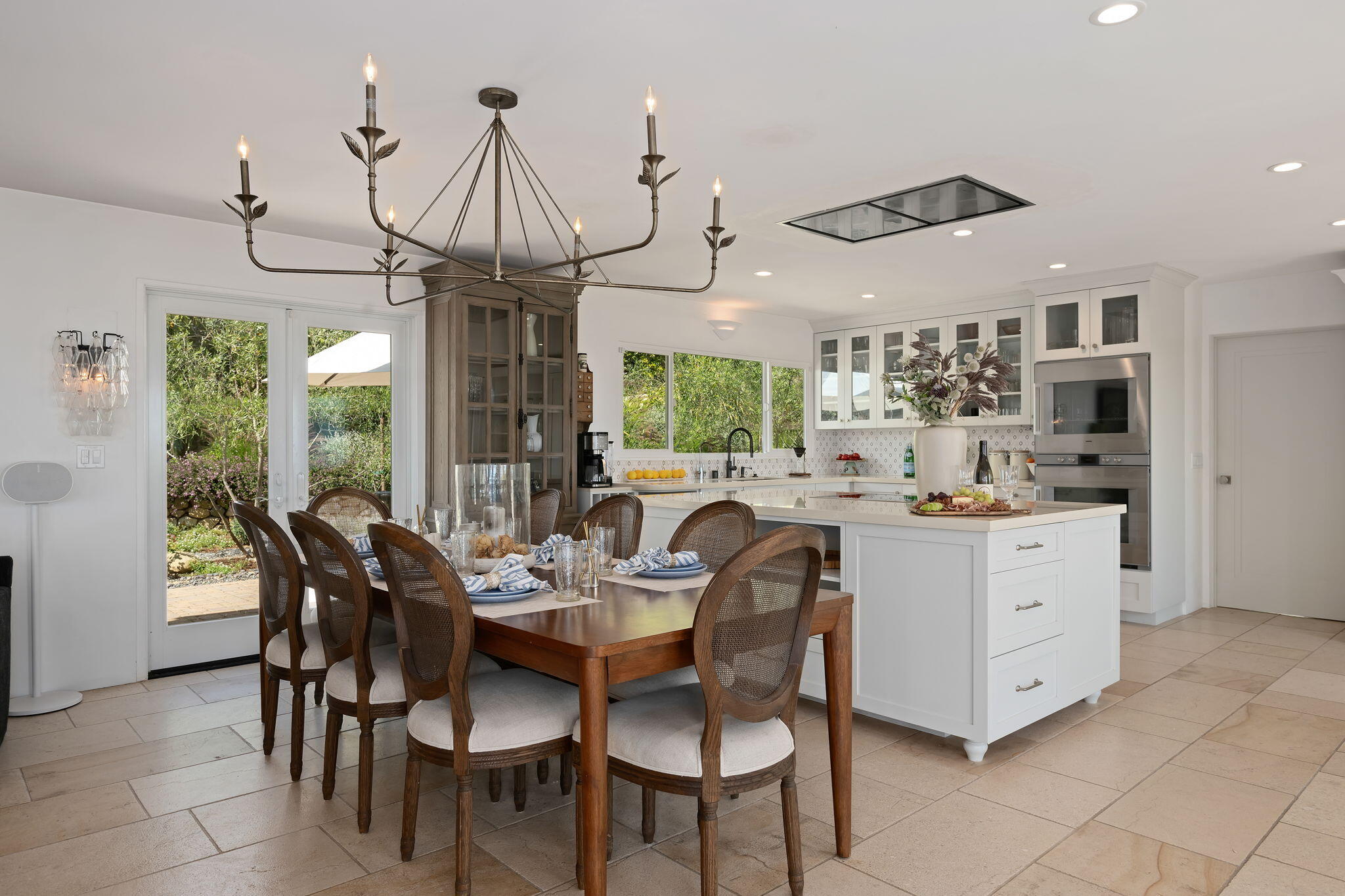 1144 Arbolado Road Santa Barbara, CA 93103 - Photo 18 of 40 16-Dining