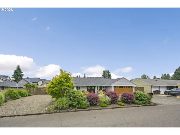 $525,000 | 16934 Southeast Fragrance Avenue, Milwaukie, OR 97267