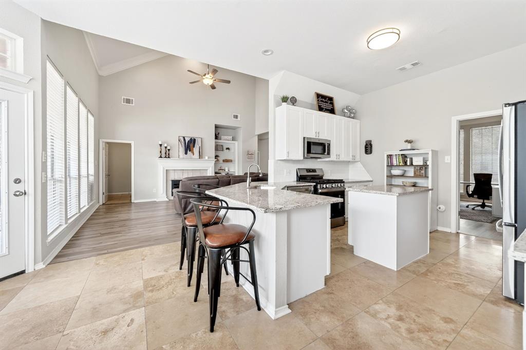 4509 Scenic Drive Rowlett, TX 75088 - Photo 9 of 40 Kitchen