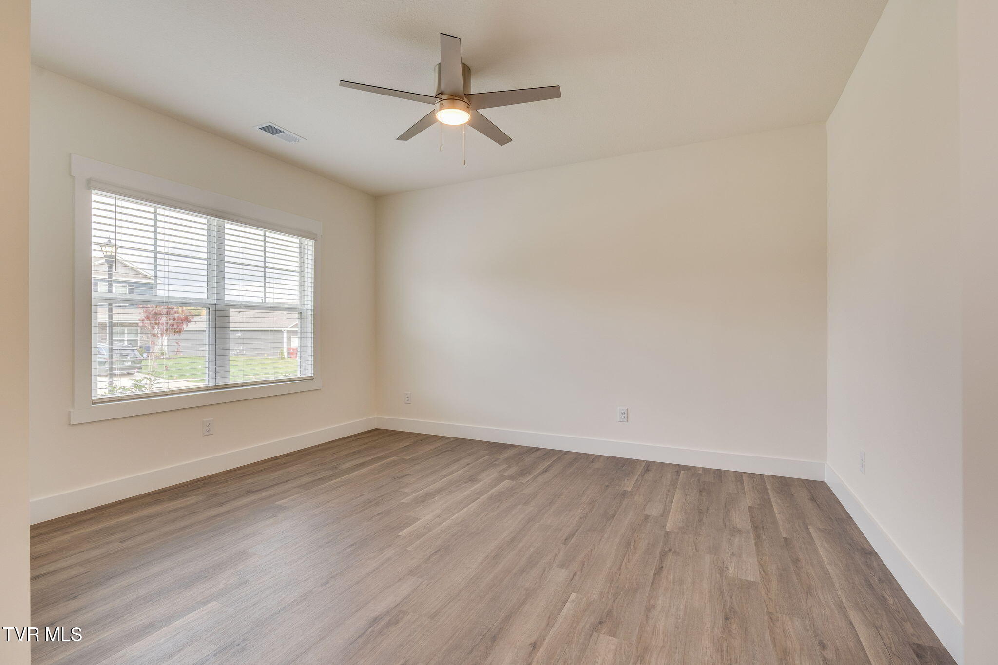 332 Cookie Loop Johnson City, TN 37615 - Photo 8 of 50 006