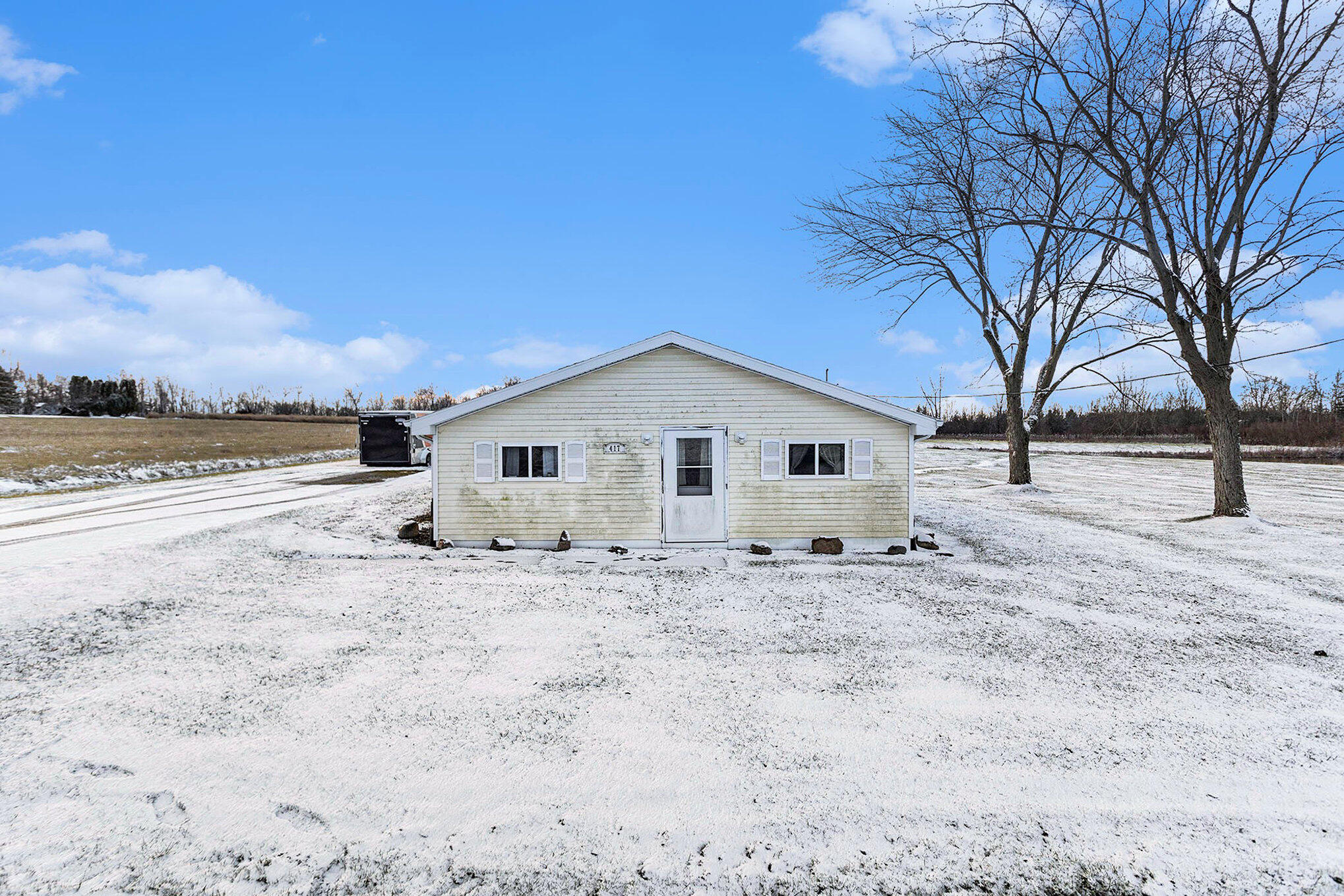 417 Jonesville Road Coldwater, MI 49036 - Photo 2 of 35 002_417_jonesville_rd_coldwater_mi_49036