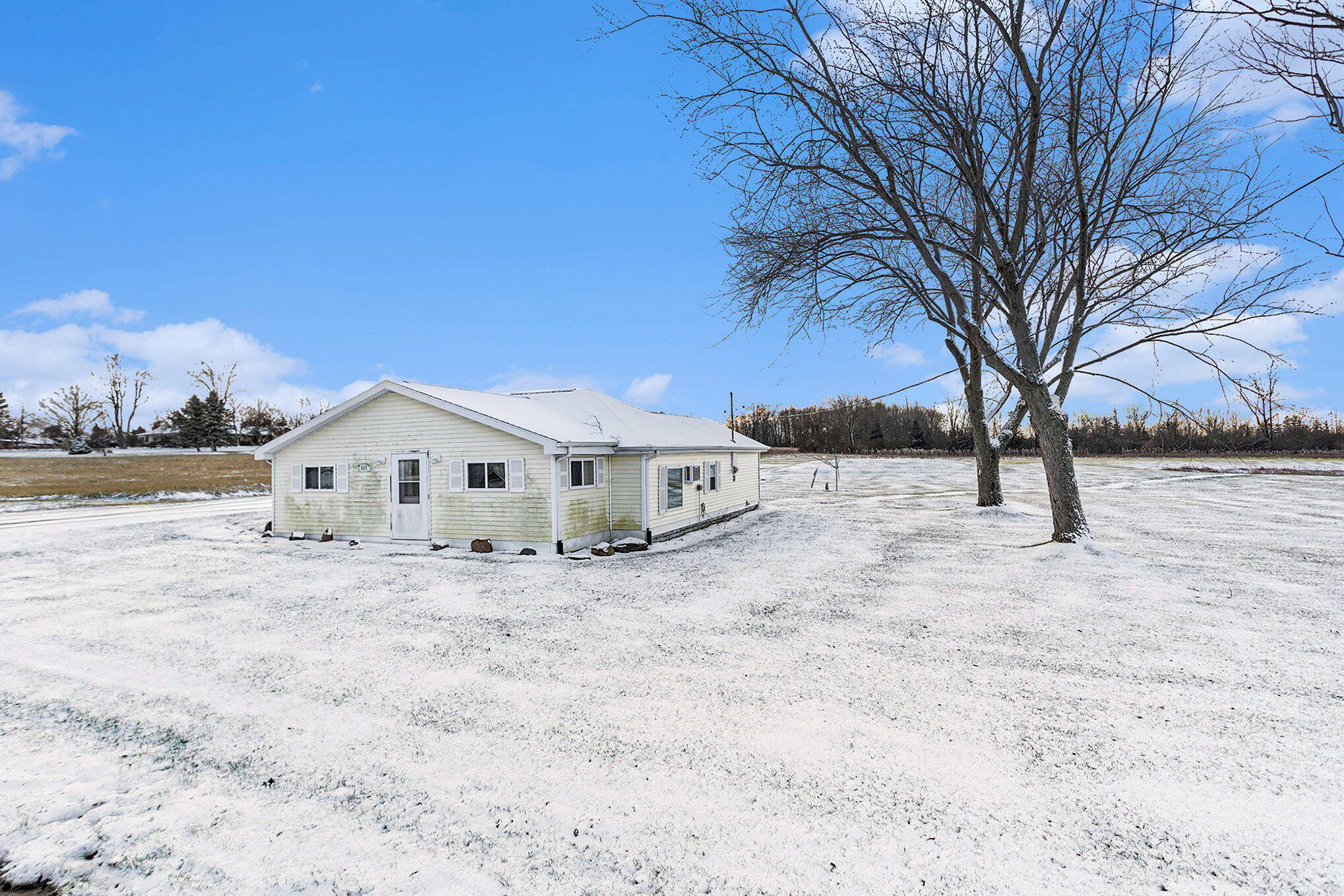 417 Jonesville Road Coldwater, MI 49036 - Photo 3 of 35 003_417_jonesville_rd_coldwater_mi_49036
