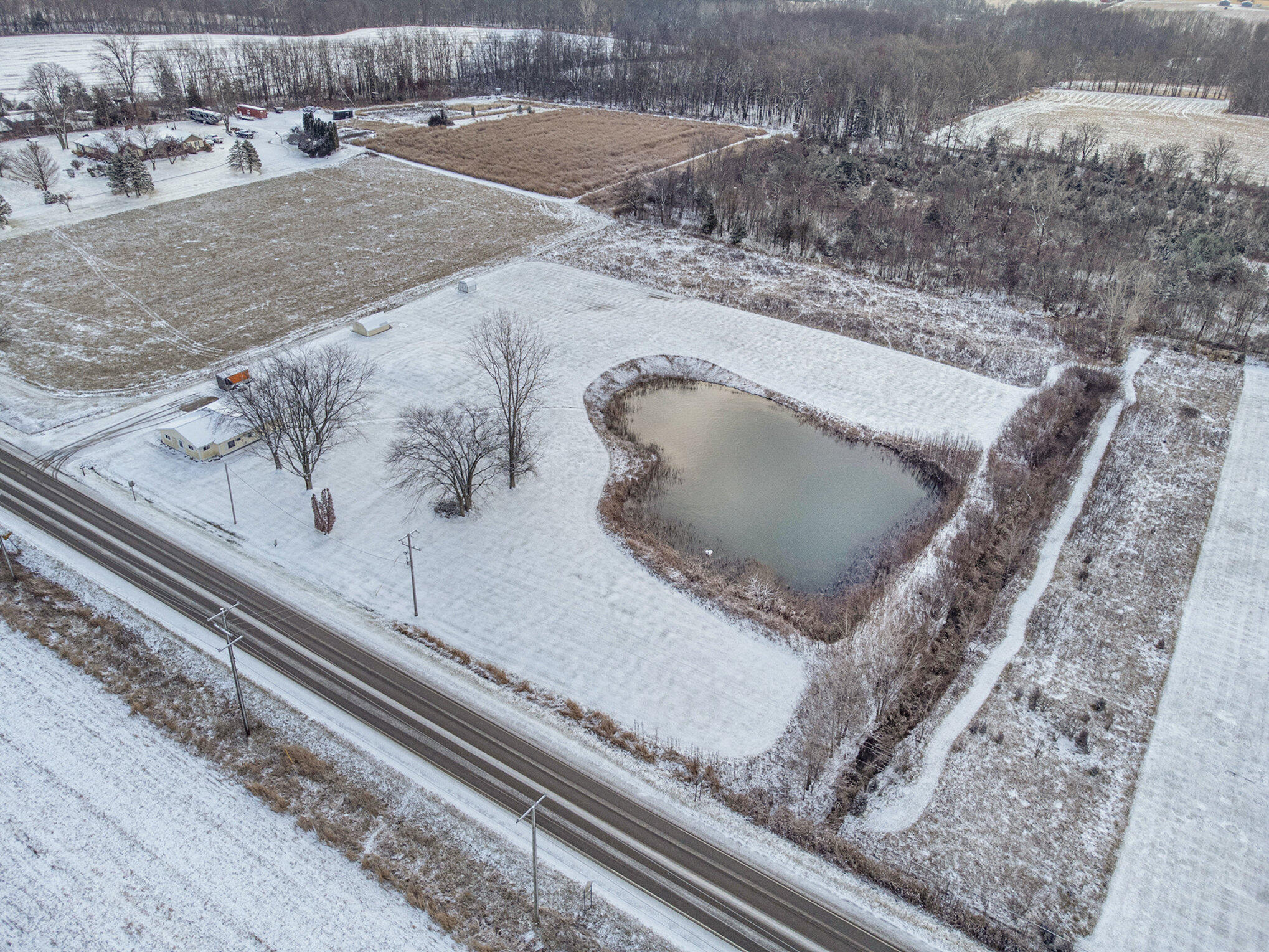 417 Jonesville Road Coldwater, MI 49036 - Photo 5 of 35 005_417_jonesville_rd_coldwater_mi_49036