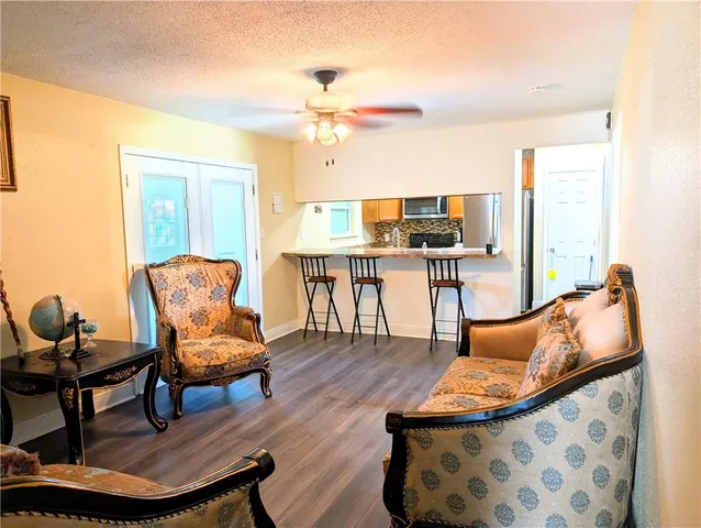 $2,000 | 2552 East Catawba Drive, Harvey, LA 70058