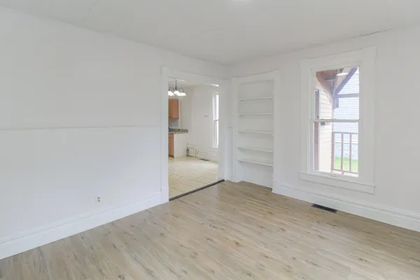$200,000 | 416 Douglas Avenue, Kalamazoo, MI 49007