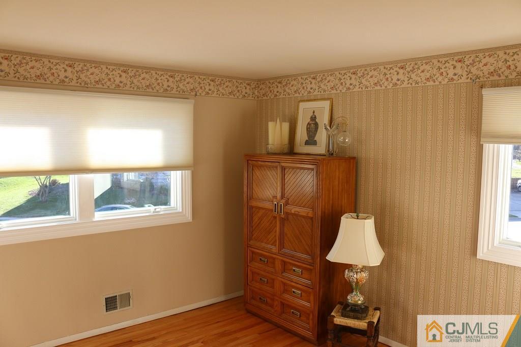 34 Wilk Road Edison, NJ 08837 - Photo 14 of 25 Gallery Image 14