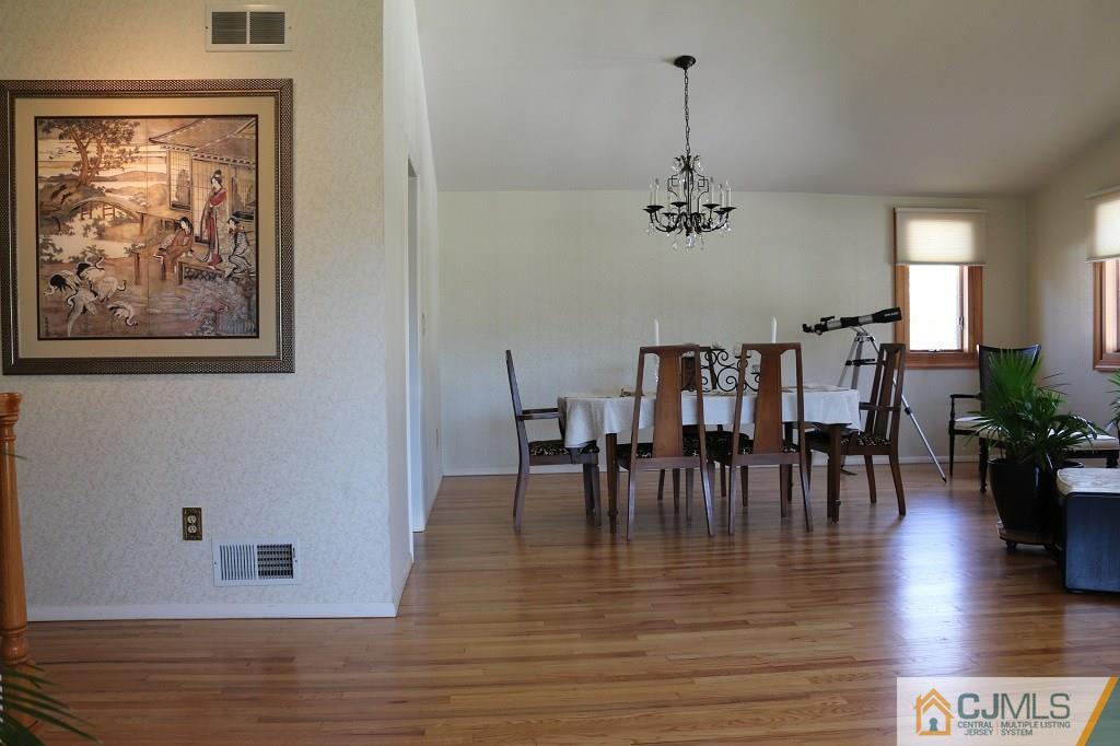 34 Wilk Road Edison, NJ 08837 - Photo 6 of 25 Gallery Image 6
