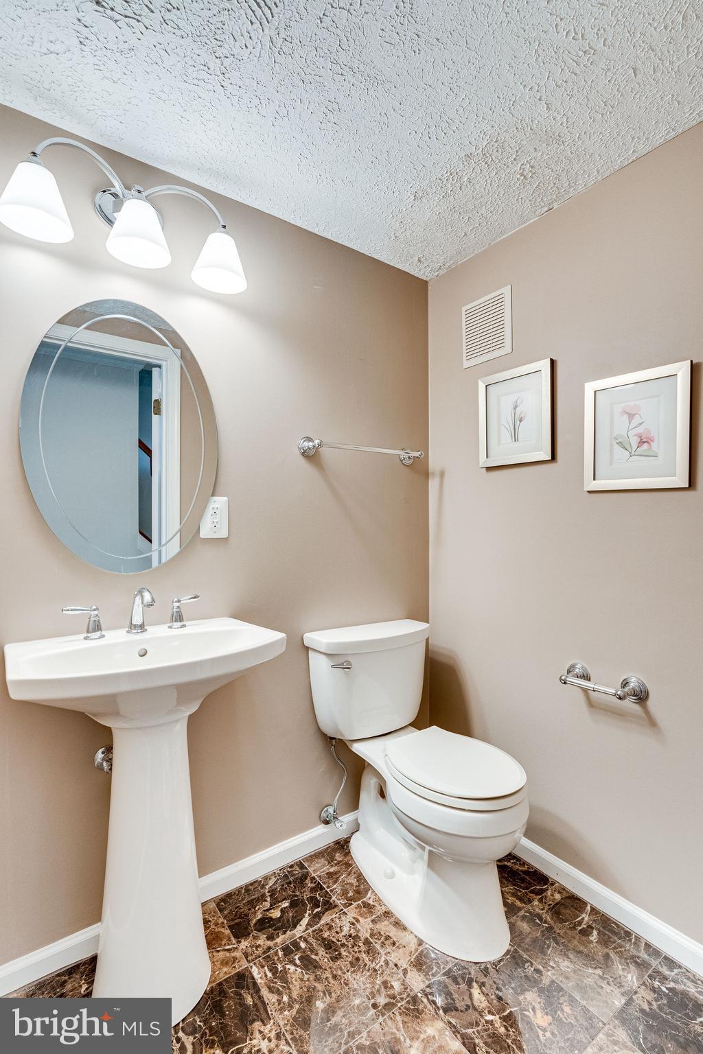 13620 Old Dairy Road Herndon, VA 20171 - Photo 23 of 60 Main Level Half Bath
