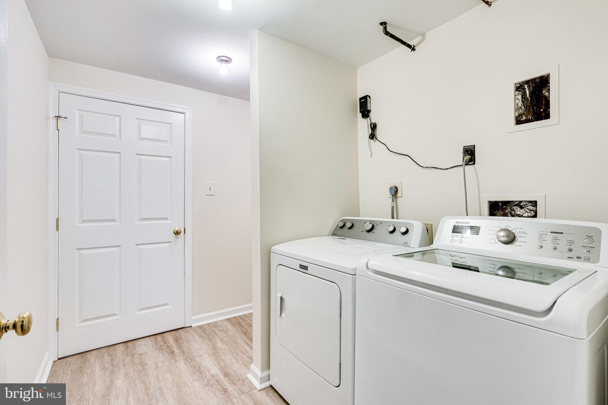 13620 Old Dairy Road Herndon, VA 20171 - Photo 45 of 60 Large Laundry Room