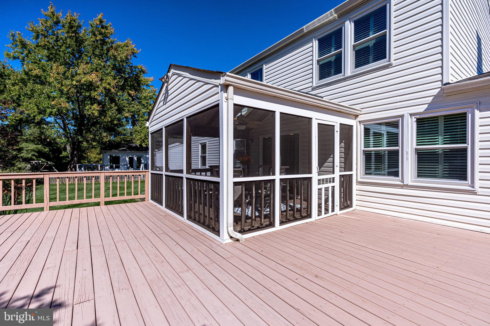 13620 Old Dairy Road Herndon, VA 20171 - Photo 51 of 60 Ample space for entertaining