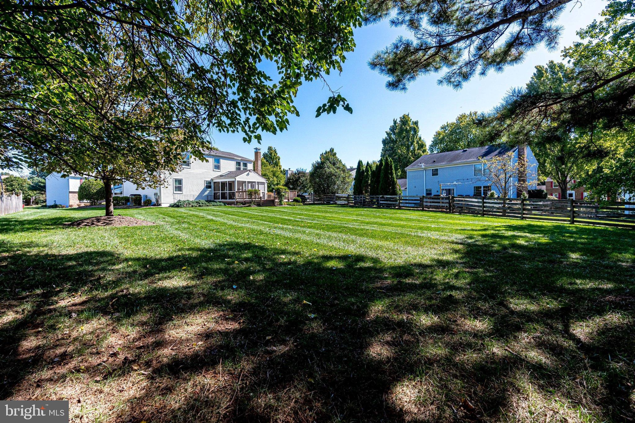13620 Old Dairy Road Herndon, VA 20171 - Photo 53 of 60 Big yard