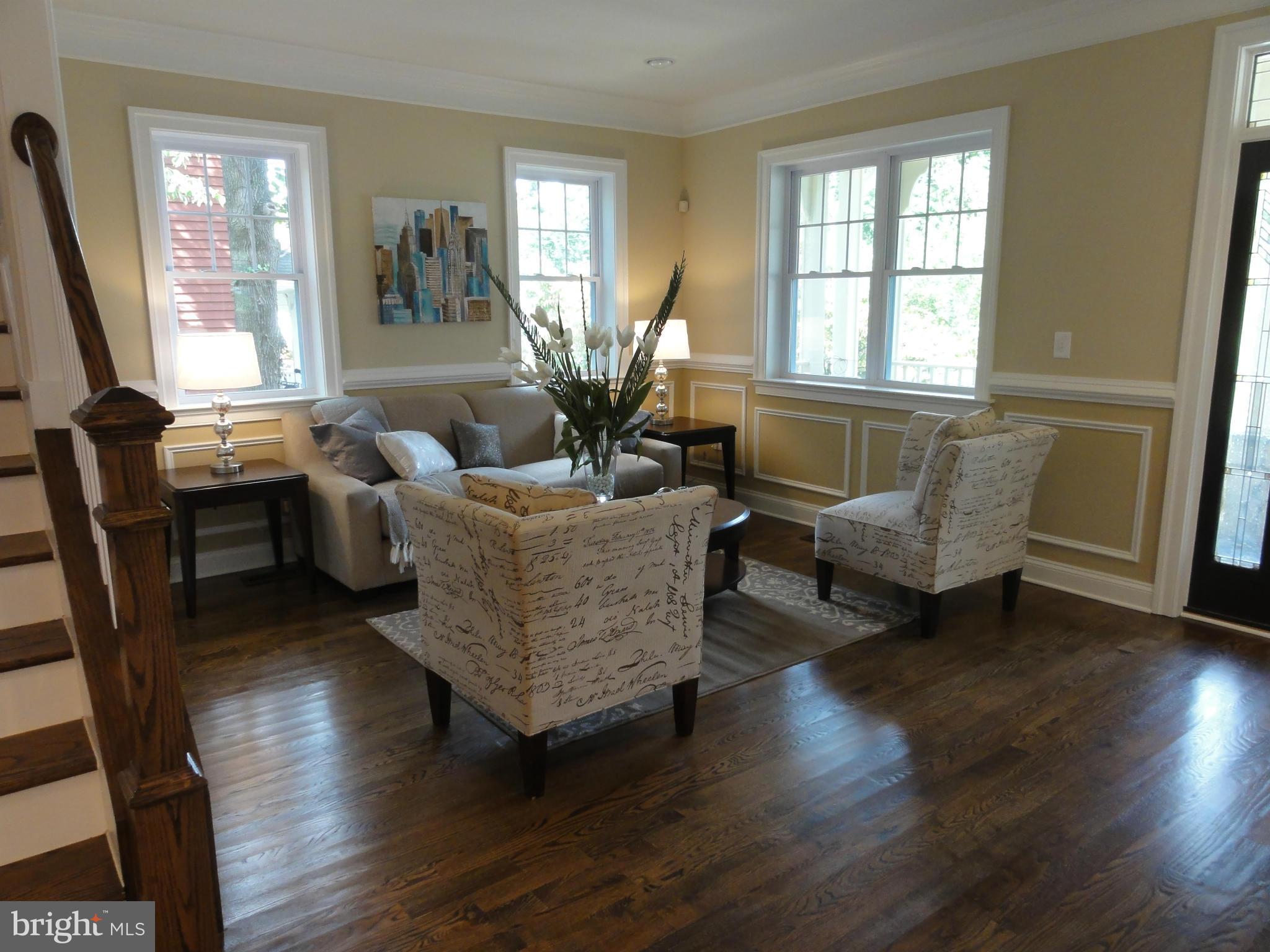 714 Silver Spring Avenue Silver Spring, MD 20910 - Photo 7 of 26 Living Room