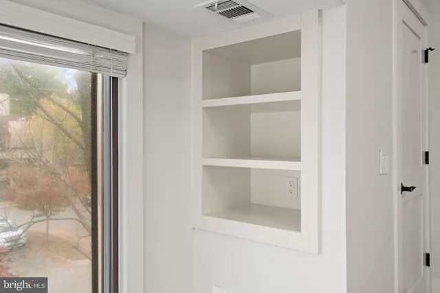 $275,000 | 18422 Bishopstone Court, Unit 313, Montgomery Village, MD 20886