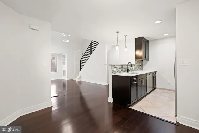 $275,000 | 18422 Bishopstone Court, Unit 313, Montgomery Village, MD 20886