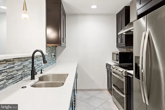 $275,000 | 18422 Bishopstone Court, Unit 313, Montgomery Village, MD 20886