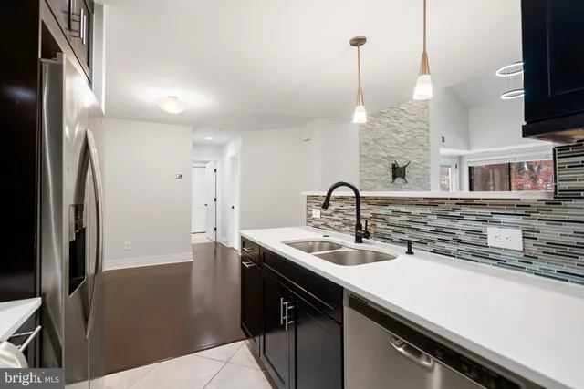 $275,000 | 18422 Bishopstone Court, Unit 313, Montgomery Village, MD 20886