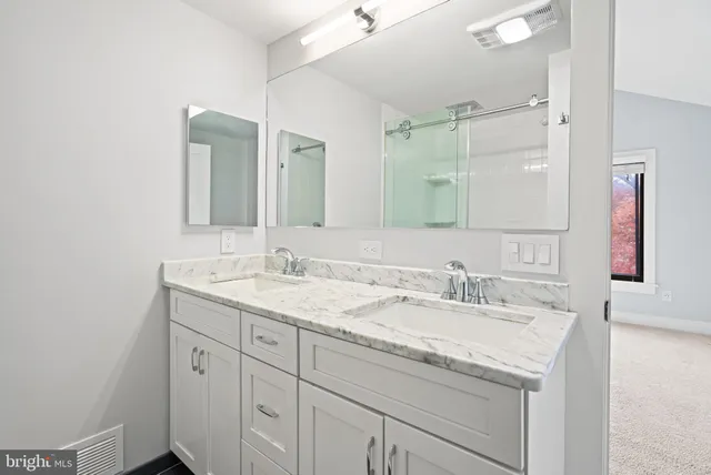 $275,000 | 18422 Bishopstone Court, Unit 313, Montgomery Village, MD 20886