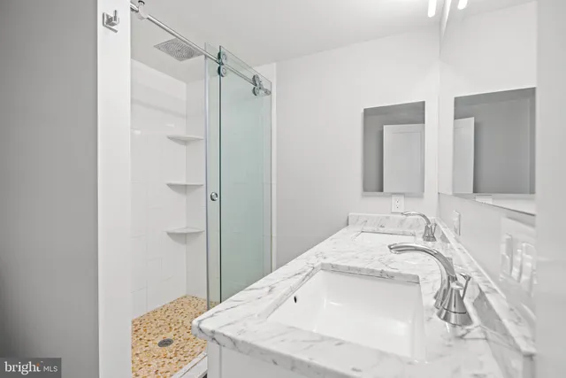 $275,000 | 18422 Bishopstone Court, Unit 313, Montgomery Village, MD 20886