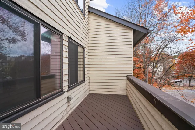 $275,000 | 18422 Bishopstone Court, Unit 313, Montgomery Village, MD 20886