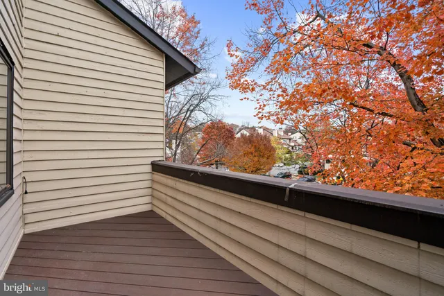 $275,000 | 18422 Bishopstone Court, Unit 313, Montgomery Village, MD 20886