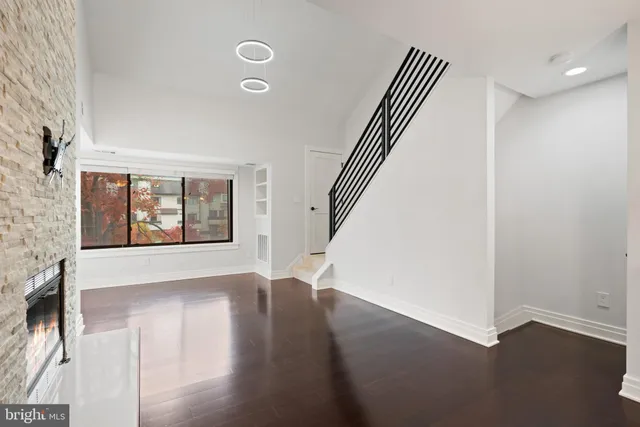 $275,000 | 18422 Bishopstone Court, Unit 313, Montgomery Village, MD 20886