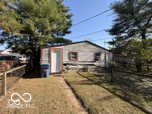 $950 | 1445 West Lee Street, Indianapolis, IN 46221