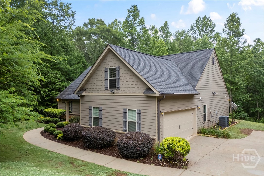 717 Oconee Lane Commerce, GA 30529 - Photo 6 of 57
