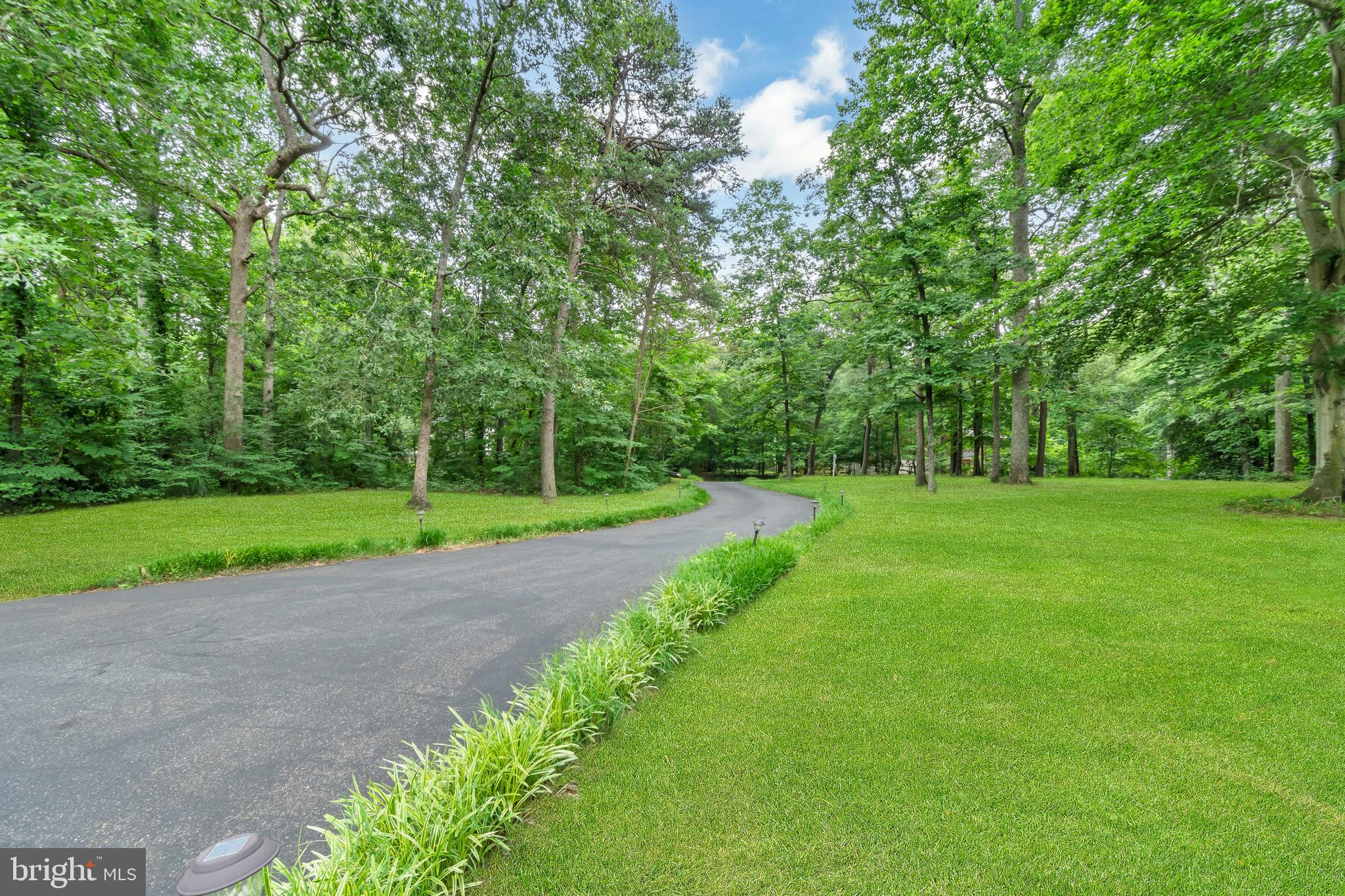 900 Harwood Road Davidsonville, MD 21035 - Photo 5 of 37 Driveway