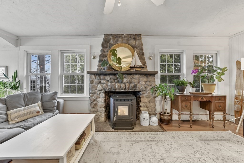 52 Taylor Point Road Pembroke, MA 02359 - Photo 20 of 41 Gallery Image 20