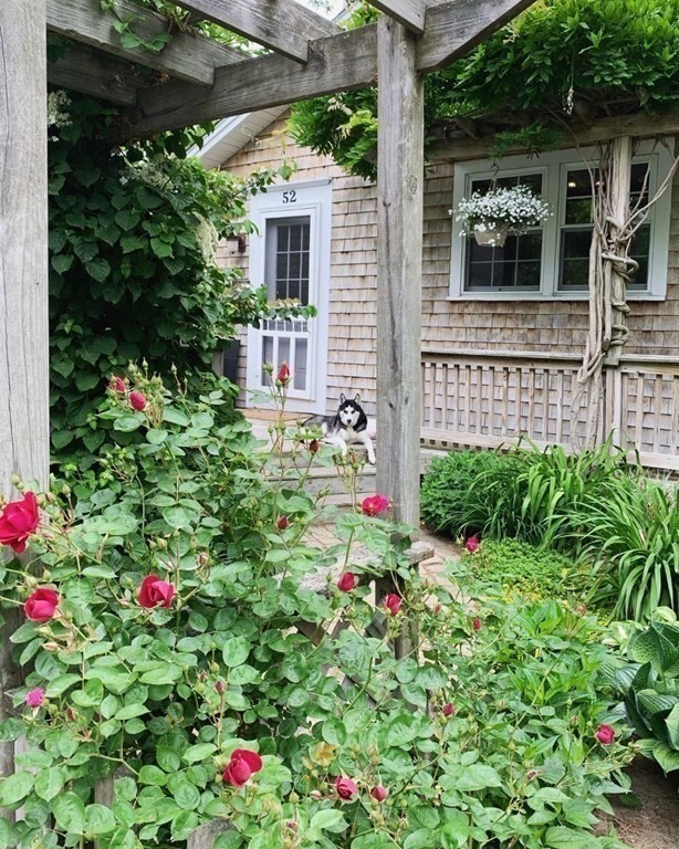 52 Taylor Point Road Pembroke, MA 02359 - Photo 4 of 41 Gallery Image 4