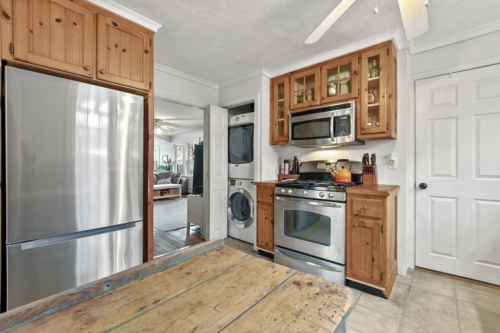 52 Taylor Point Road Pembroke, MA 02359 - Photo 9 of 41 Gallery Image 9