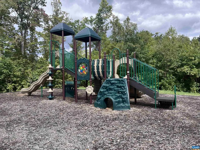 $393,789 | 305 Horse Path Drive, Palmyra, VA 22963